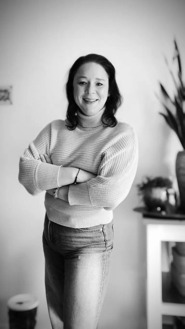 Op de foto staat Vittoria Roitero, eigenaar van Contentissima in 's- Hertogenbosch die zich als zzp'er freelance inzet op het gebied van marketing, communicatie en advies